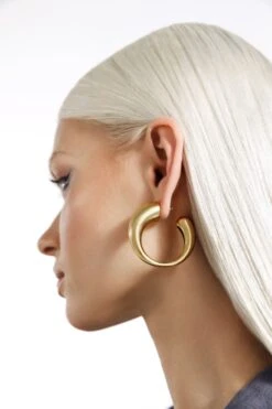 Chunky Gold Hoop Earrings 7 Chunky Gold Hoop Earrings -Mam Originals Shop 13 BLOWUP23 0409 1 qq2yib