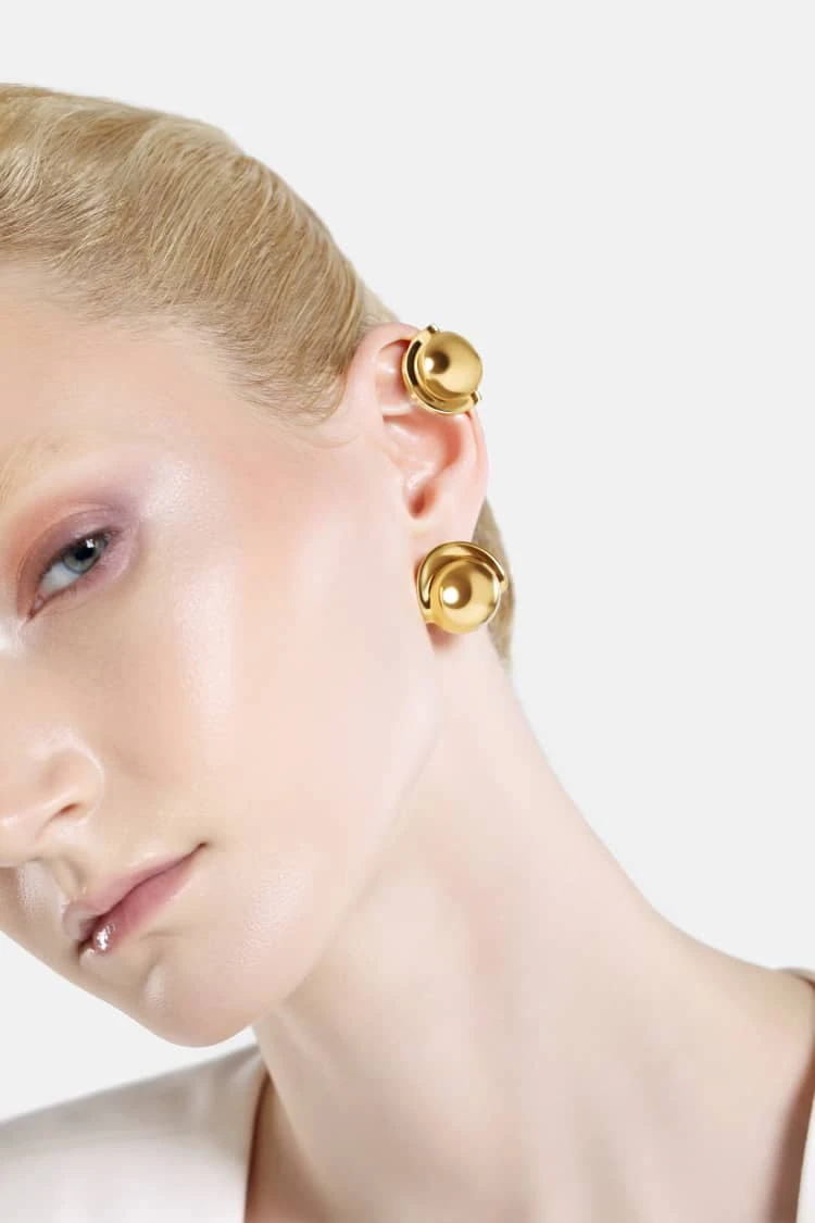 Casa Batlló Ball Earcuff In Gold 4 Casa Batlló Ball Earcuff In Gold - Image 4