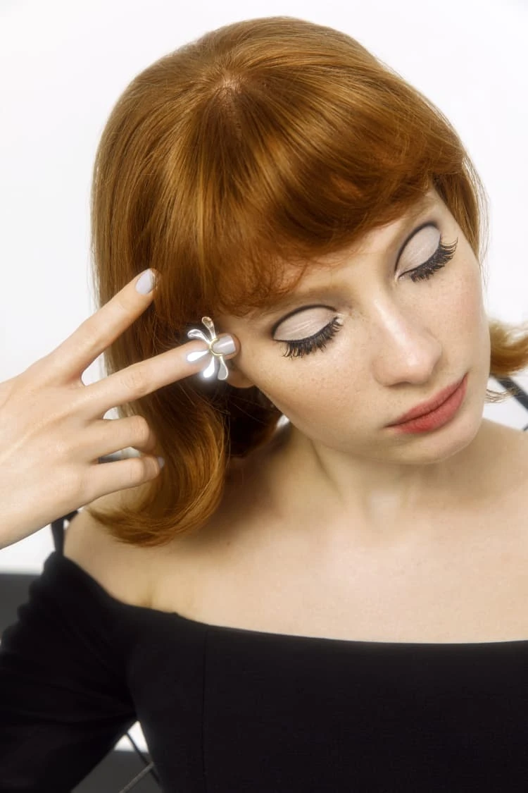 Nail Ring With Daisy Petals 2 Nail Ring With Daisy Petals - Image 2