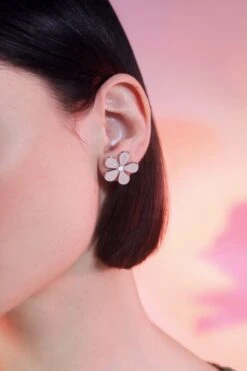 Silver Daisy Stud Earrings