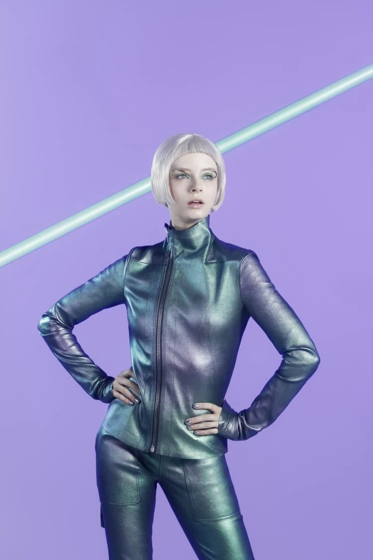 Eye Makeup In 24k Gold 3 Eye Makeup In 24k Gold - Image 3