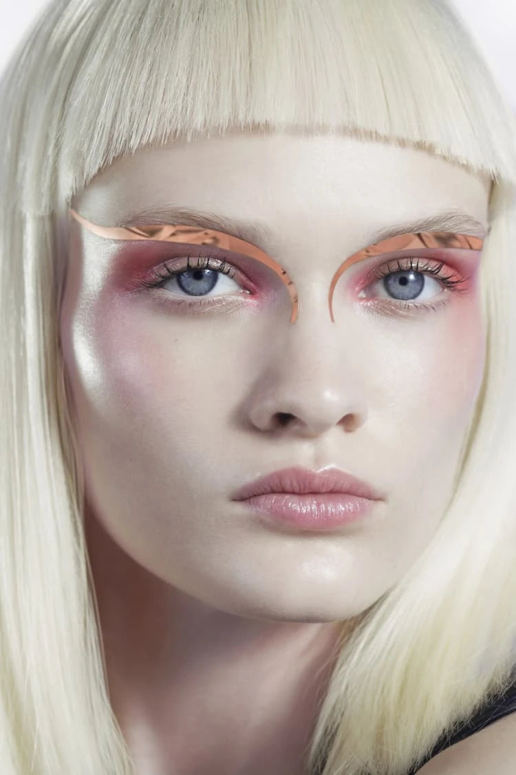 MAM | CUPRA Face Jewel In And Gold Alloy For The Eyes 2 MAM | CUPRA Face Jewel In And Gold Alloy For The Eyes - Image 2