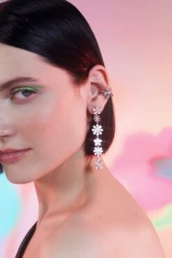 Silver And White Short Daisy Earring -Mam Originals Shop 50 RAFFIA23 1 zijo96