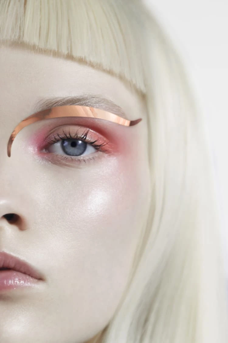 MAM | CUPRA Face Jewel In And Gold Alloy For The Eyes 1 MAM | CUPRA Face Jewel In And Gold Alloy For The Eyes