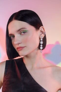 Silver And White Short Daisy Earring -Mam Originals Shop 51 RAFFIA23 1 k4szcn