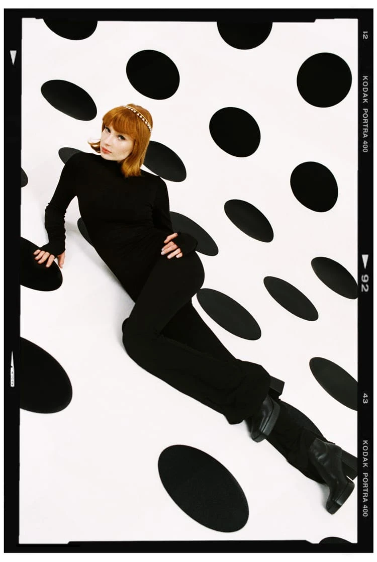 Daisy Floral Tiara 5 Daisy Floral Tiara - Image 5