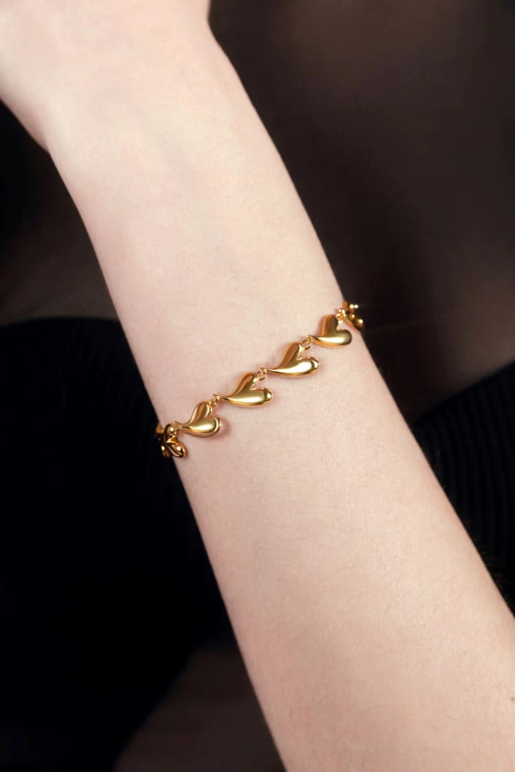 Gold Love Heart Bracelet 1 Gold Love Heart Bracelet
