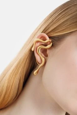 Undulating Earcuff In Gold