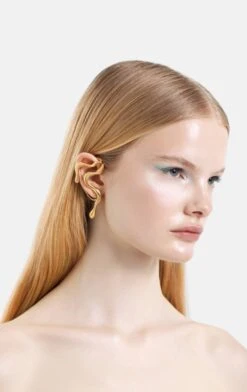 Undulating Earcuff In Gold -Mam Originals Shop 81 MAM ATLANTIS ECOMM 1786 mukgpt