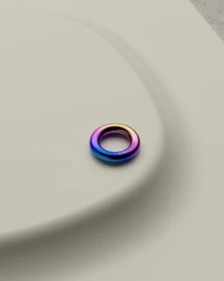 Holographic Simple Ring -Mam Originals Shop MAMX6N Product 3 0003 rwp7w6